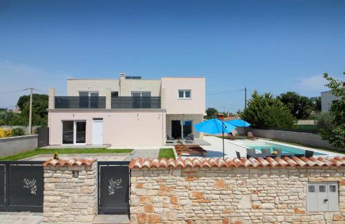New modern villa Gogo with private pool near the beach and town of Pula by WiiBuk - Foto 25