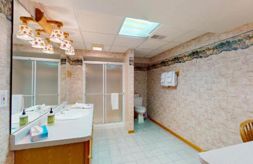 The 19th Hole Lakeside - Photo 33