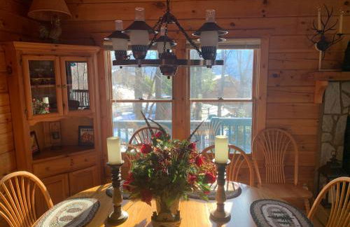 BearHavencabinfun 3 story Log Cabin Mountain View,Hot Tub, sleeps 10 - Foto 19