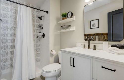 Wild Rose Family Retreat with BBQ & Fire Pit - Foto 27