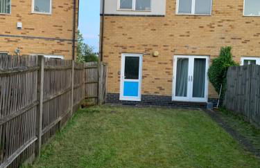 Cosy 1-bed Studio in Northolt - Foto 2