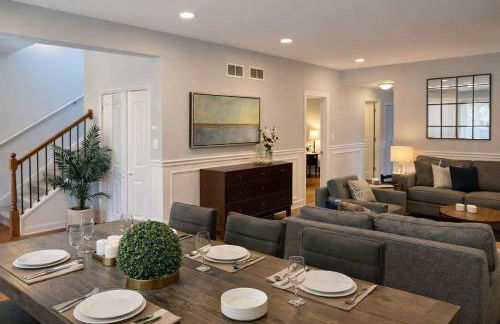 Spacious 5-Bedroom Retreat in Forest Park - Foto 8