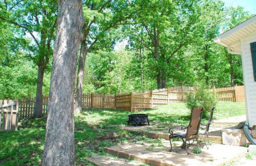 Farmhouse Retreat - Sleeps 10 - 1hr from STL - Foto 2