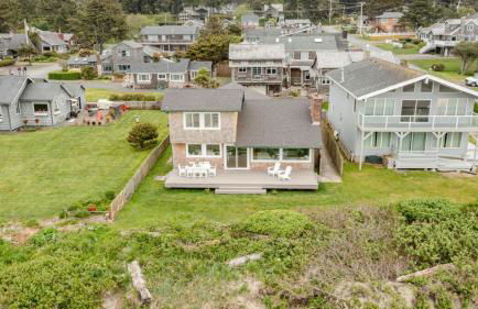 Oceanfront w Direct Beach Access • Game Room • Views Driftaway by AvantStay - Photo 68