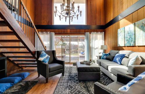 Dock and Fire Pit Lakefront Poconos Retreat! - Foto 11