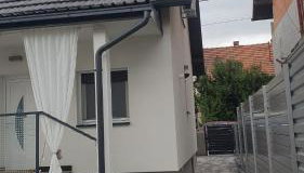 Cozy 2-bedroom house with garden - Photo 2