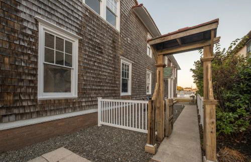 The Capone House-Historic Bayfront Home w/hot tub - Foto 45