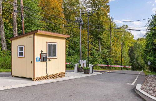 Pocono's Resort | Fire Pit, Jacuzzi, Winter Sport - Foto 67