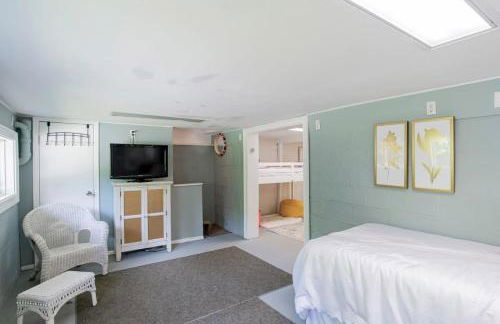 Dozing on Dog River- River Access Dock Yard - Foto 28