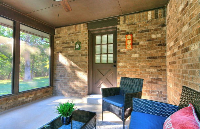 Serene Modern Farmhouse on 2 Acres - Foto 26