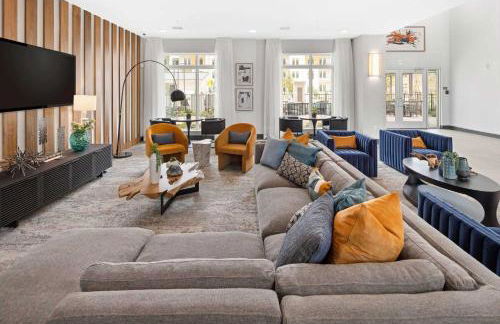 Riviere 2BR Apartment Pet Friendly Oasis Sleeps 6 Close to Epic Universe Pool & Gym - Foto 57