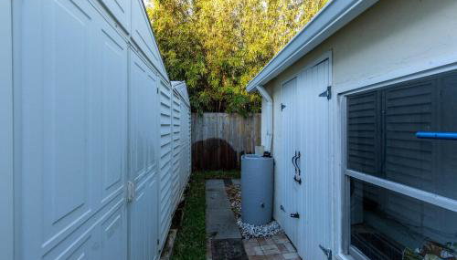 West Palm Beach Bungalow with Swimming Pool - Foto 3