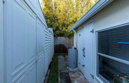 West Palm Beach Bungalow with Swimming Pool - Foto 3