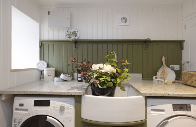 JOIVY Exceptional Cottage W/ Stunning Country Views - Photo 12