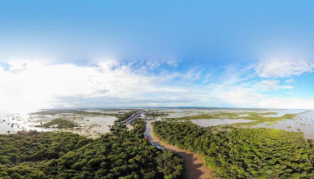 Vista dos povoados do lago Tonle Sap