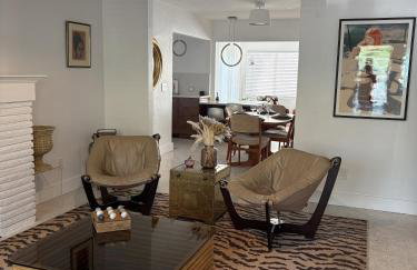 Mid-Century with Outdoor Oasis - Foto 31
