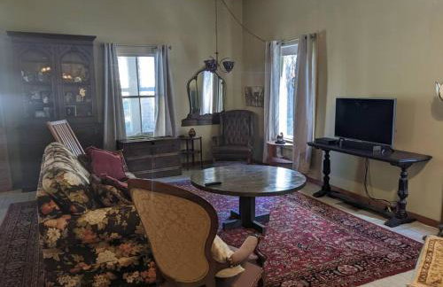 1870s Stained Glass Nostalgia - Foto 50