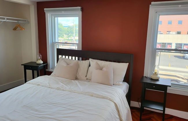 JstLikeHome - Old Ottawa - Photo 4