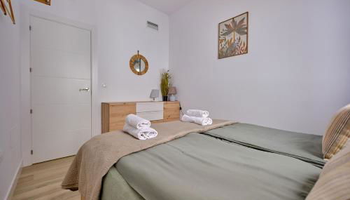 Pablo Pistachio Apartment - Photo 2, towels