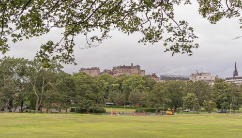 3 bed overlooking meadows park - Foto 2