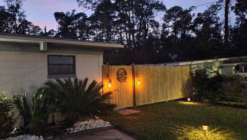 Twin Pines Studios - Photo 2, Garden view