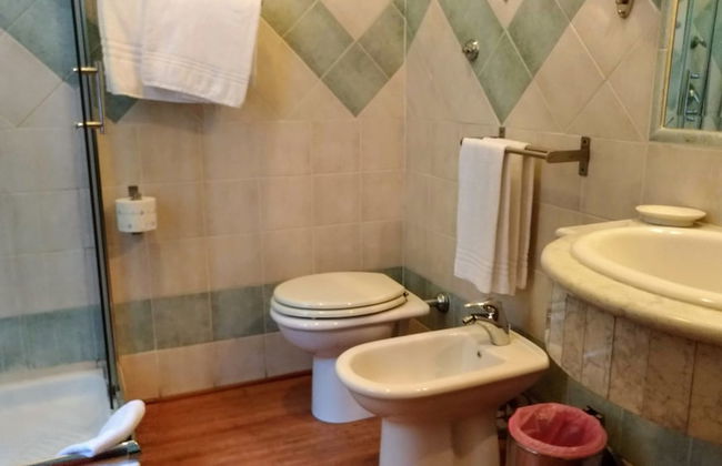 Nicolas Inn - Photo 26