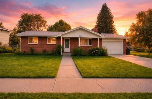 Spacious 4BR Retreat Near Idaho Falls Airport - Photo 1