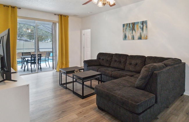 5/4 Pool Home Located in Sunset Ridge Community! - Foto 3