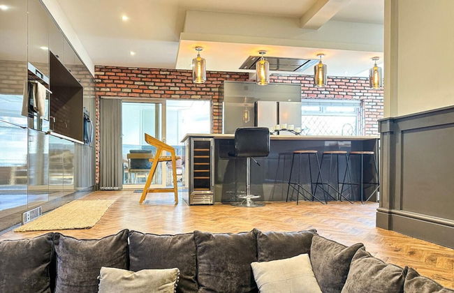 Beautiful Detached Villa - Jacuzzi Bath - Parking - Foto 42