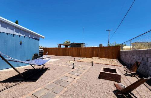 Modern Cabin with Arcade, Foosball Table and Fire Pit in Meadview, Arizona - Foto 51