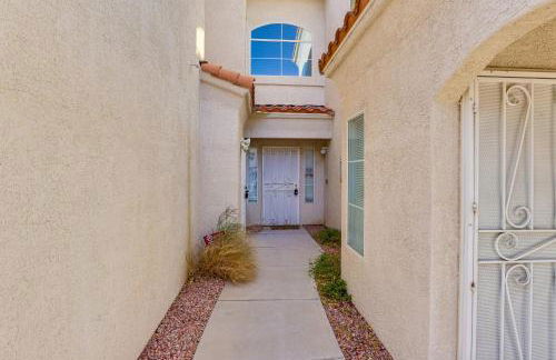 6 Mi to Vegas Strip City-View Gem with Pool Access - Foto 22