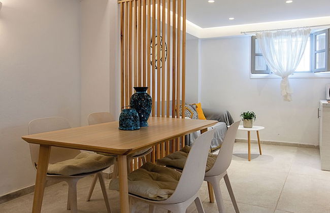 Santorini Villatzio Suites - Photo 27