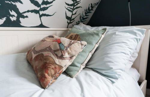 Charming Tudor riverside house - Foto 30