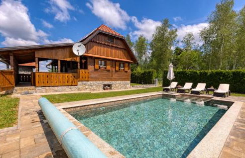 Lovely Home In Gospic With Sauna - Photo 8