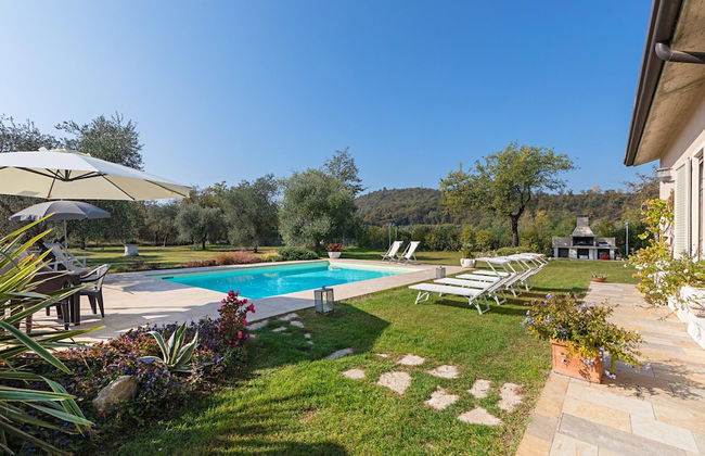 Villa Daniela con Piscina Vista Lago by Wonderful Italy - Photo 10