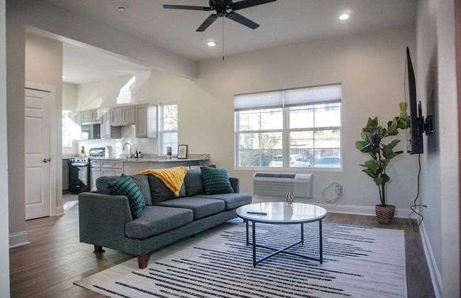 StayAE - Flamingo House - Photo 25