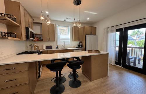 Sleek Avondale Condo Spa Bath 2 Bed King and Queen and Garage - Foto 8