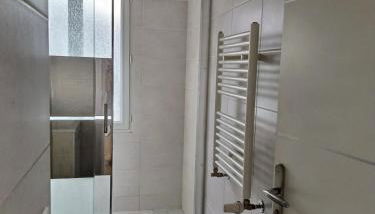 Apartment T2 facing the lake, 1 minute from the train station - Photo 2, towels, Shower