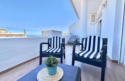 Magnífico Ático 4 hab frente a la playa con piscinas parking incluido por keywise - Foto 7