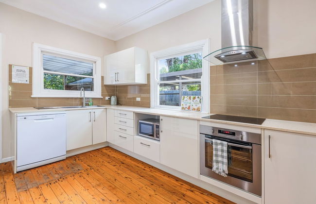 StayAU 4BRM Charming Home in Mt Colah - Foto 1