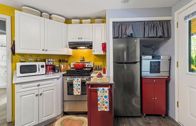 Rayleigh River Retreat - Garden Oasis - Photo 30