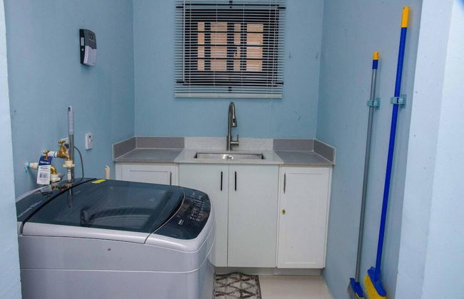 Montana Villa-ochorios-sleeps6-aircon-pool-tv-wifi - Foto 11