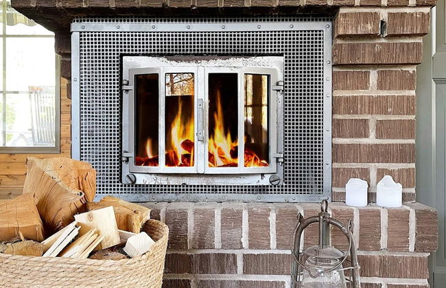 Charming Lakeside Cottage Getaway - Photo 11