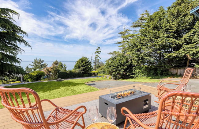 West Beach Lookout by Avantstay Walk to Beach - Photo 1