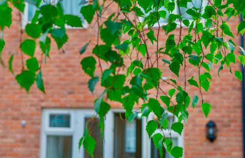 Cosy Home-Sleeps 5- Private Garden- Free Parking - Foto 25