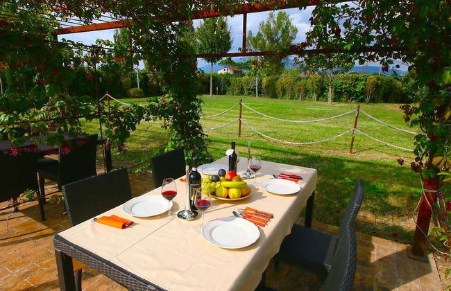 Swim, Savor, and Stroll in Umbria - Foto 36