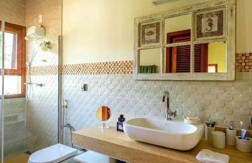 Belíssima casa pé na areia com jacuzzi - Foto 8