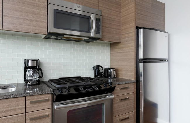 Surrey Center Cozy Condo - Photo 8