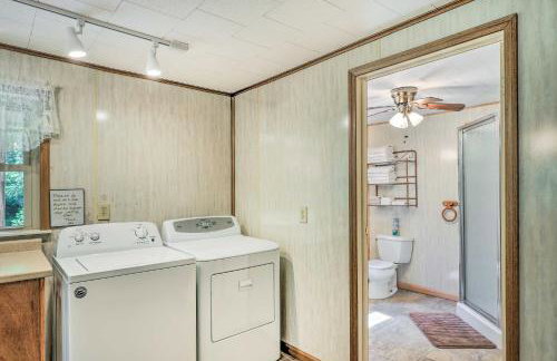 Bonfires and BBQs! Creekside Retreat in Marshall - Foto 19