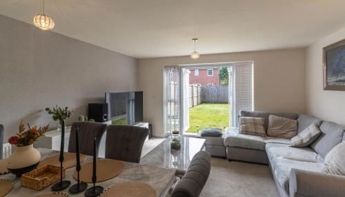 Walk to Liverpool Airport - Luxury Stay with EV Charge - Fast WiFi - Foto 2